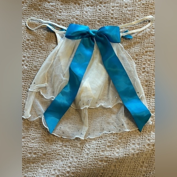 Auction listing-NWT-Victorias Secret White Bride thong with Veil - Picture 3 of 6